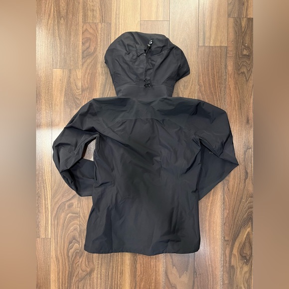 Women’s Arc’teryx Beta AR - Picture 8 of 12